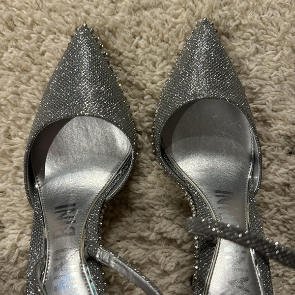 GIANNI BINI  gorgeous silver dress heels; EUC: Very elegant! - Picture 10 of 11